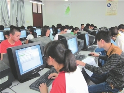 武義縣開展計算機職業技能鑒定，920余名學生參與技術能力認證